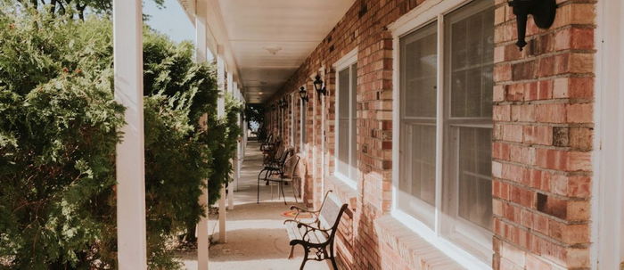 Motel Bear Lake (Bella Vista Lodge, Bella Vista Motor Lodge) - Web Listing (newer photo)